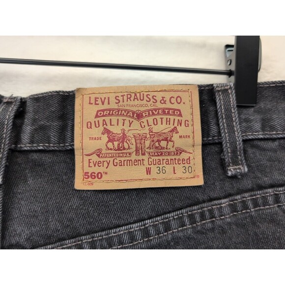 VTG Levis 560 Loose Fit Tapered Leg Black Jeans Mens 36X30 90s Baggy Y2K USA - Picture 15 of 15